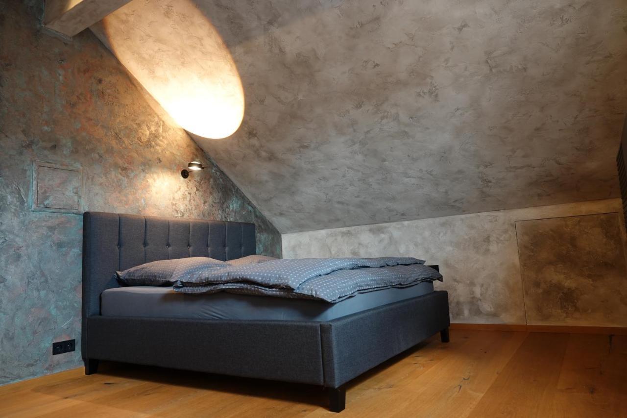Appartement Der Extraklasse Mit Whirlpool Roding Luaran gambar