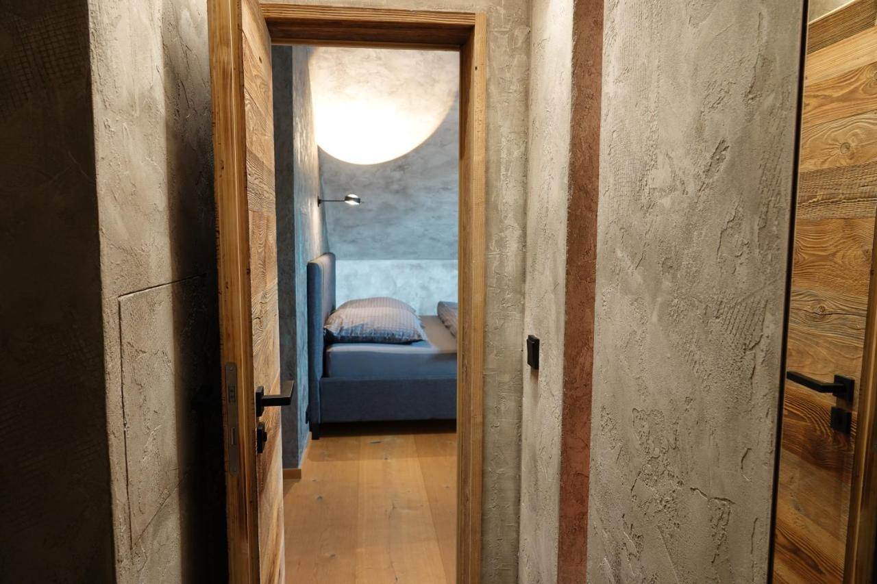 Appartement Der Extraklasse Mit Whirlpool Roding Luaran gambar